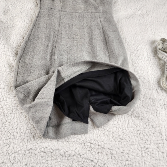 H&M Black and White Business Sheath Dress, Size 4 - Picture 6 of 7